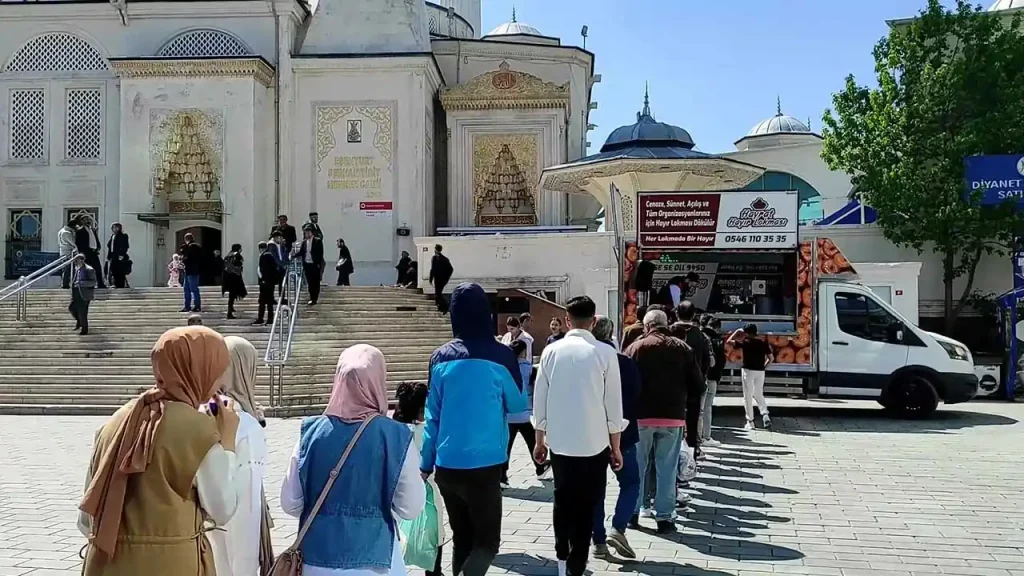 İstanbul Hayır Lokması - Lokmacı İstanbul - İstanbul - Lokma Döktürme - İstanbul Lokma Dağıtımı