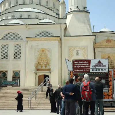 İstanbul Hayır Lokması - Lokmacı İstanbul - İstanbul - Lokma Döktürme - İstanbul Lokma Dağıtımı